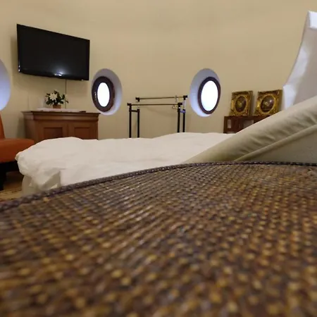 Cozy Attic Round Bucharest